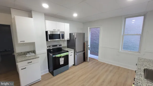 $1,400 | 329 Bedford Street, Cumberland, MD 21502