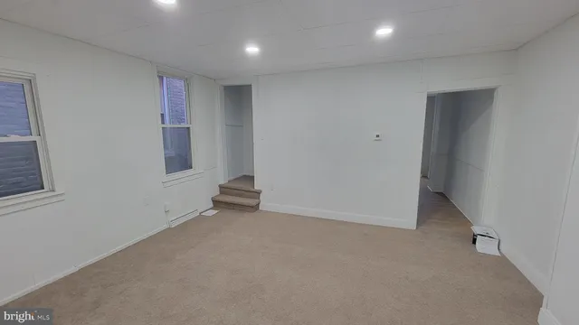 $1,400 | 329 Bedford Street, Cumberland, MD 21502