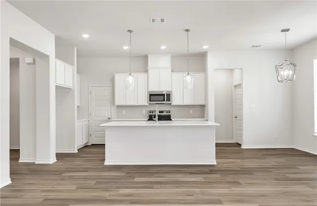 $348,500 | 3556 Pointe Du Hoc Drive, Bryan, TX 77808