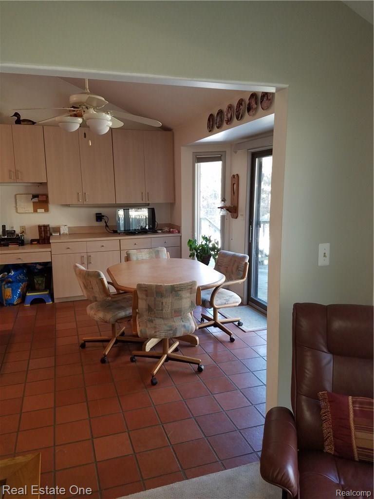798 Hemingway Road Lake Orion, MI 48362 - Photo 26 of 37 20170102_121324.jpg