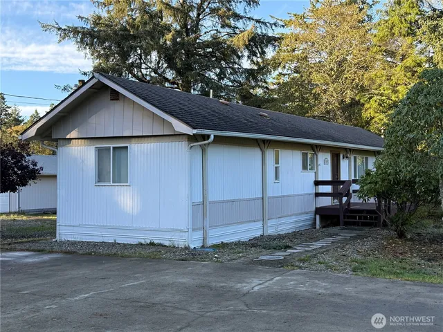 a house view with a outdoor space