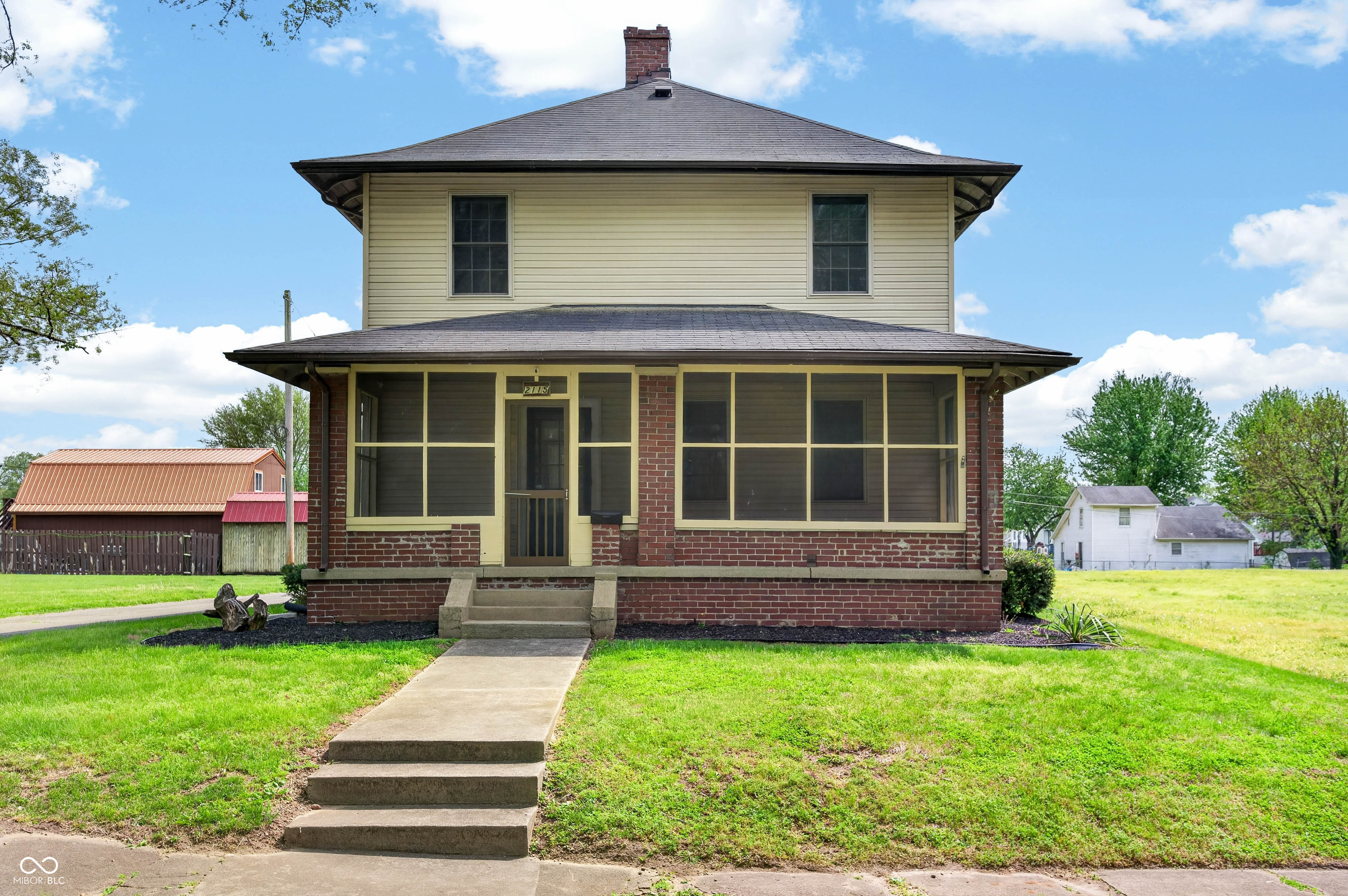 2115 Irwin Drive Columbus, IN 47201 - Photo 4 of 75