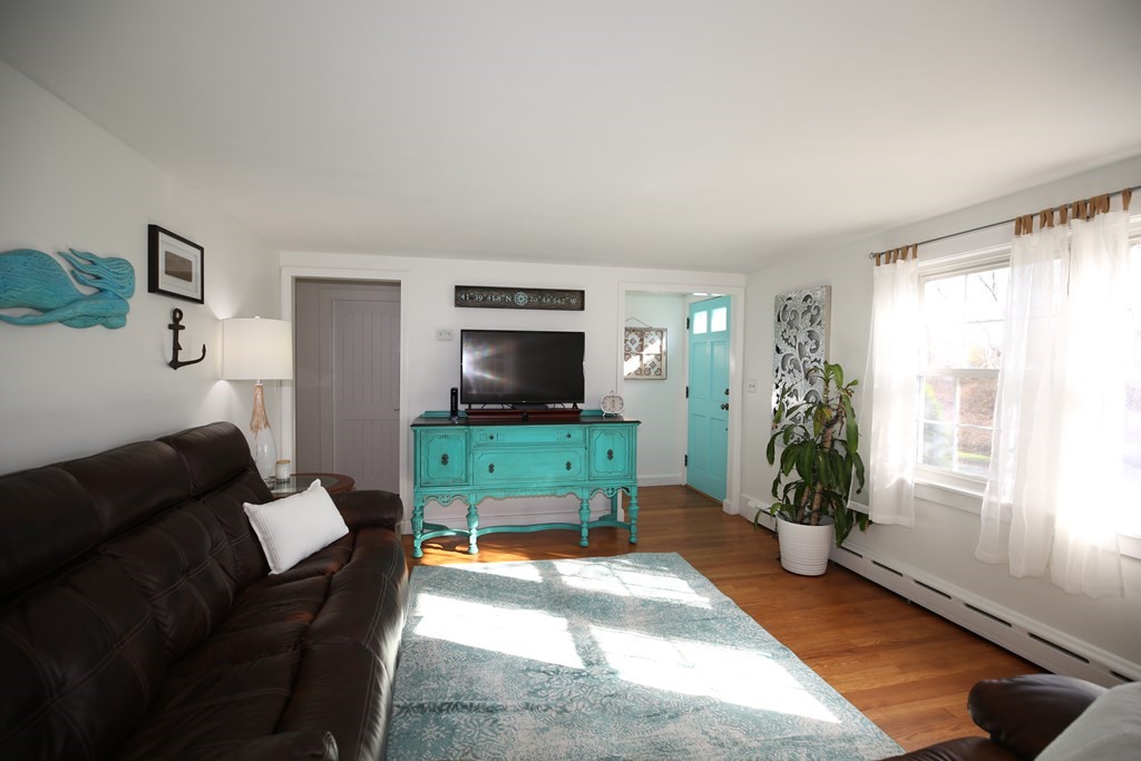 3 Acushnet Road Mattapoisett, MA 02739 - Photo 8 of 27 Gallery Image 8
