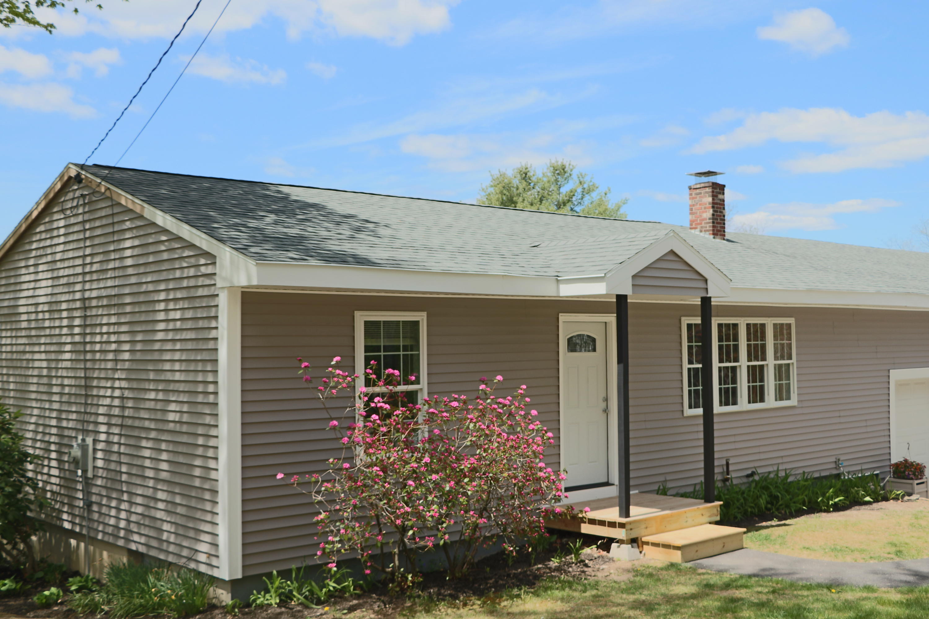 768 River Road Windham, ME 04062 - Photo 2 of 22 IMG_0087