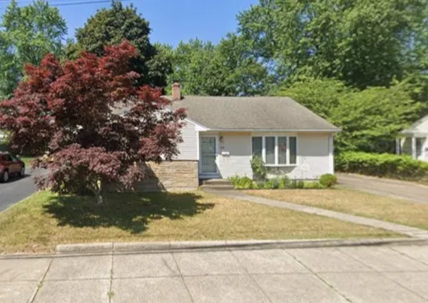 $400,000 | 80 Maplecrest Drive, Pawtucket, RI 02861