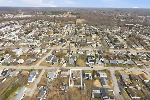 $400,000 | 80 Maplecrest Drive, Pawtucket, RI 02861