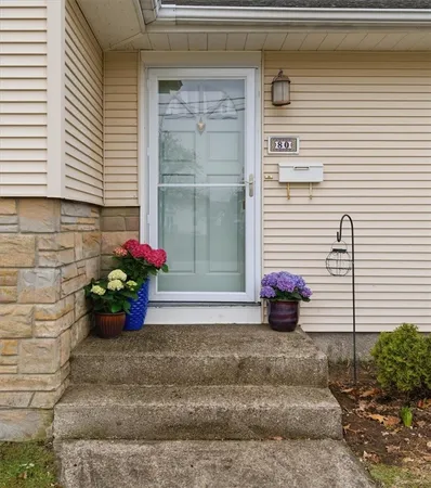 $400,000 | 80 Maplecrest Drive, Pawtucket, RI 02861