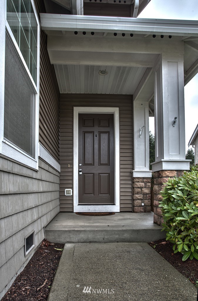 27500 Maple Ridge Way Southeast Maple Valley, WA 98038 - Photo 2 of 19