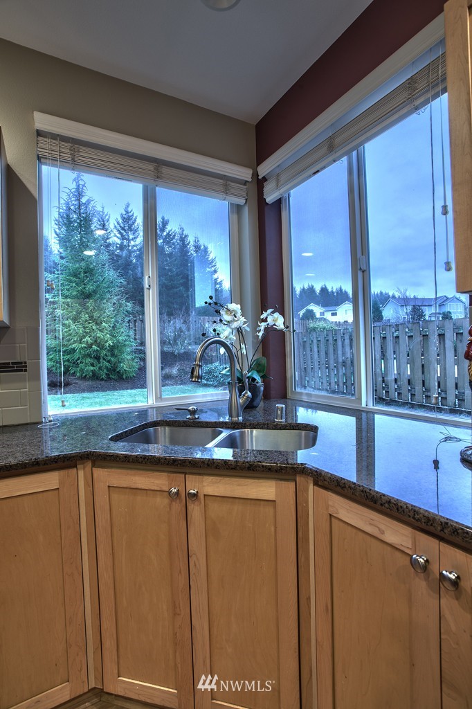 27500 Maple Ridge Way Southeast Maple Valley, WA 98038 - Photo 11 of 19