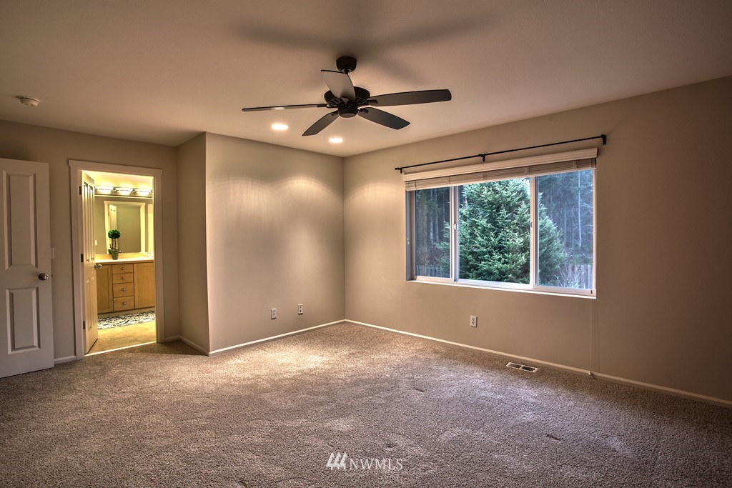 27500 Maple Ridge Way Southeast Maple Valley, WA 98038 - Photo 12 of 19