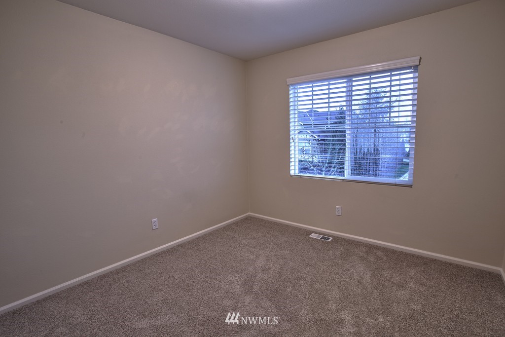 27500 Maple Ridge Way Southeast Maple Valley, WA 98038 - Photo 14 of 19