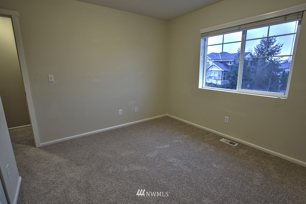 27500 Maple Ridge Way Southeast Maple Valley, WA 98038 - Photo 15 of 19