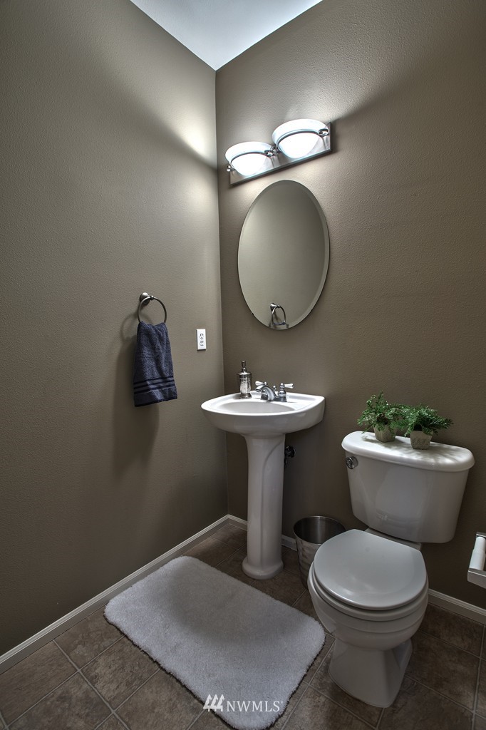 27500 Maple Ridge Way Southeast Maple Valley, WA 98038 - Photo 17 of 19