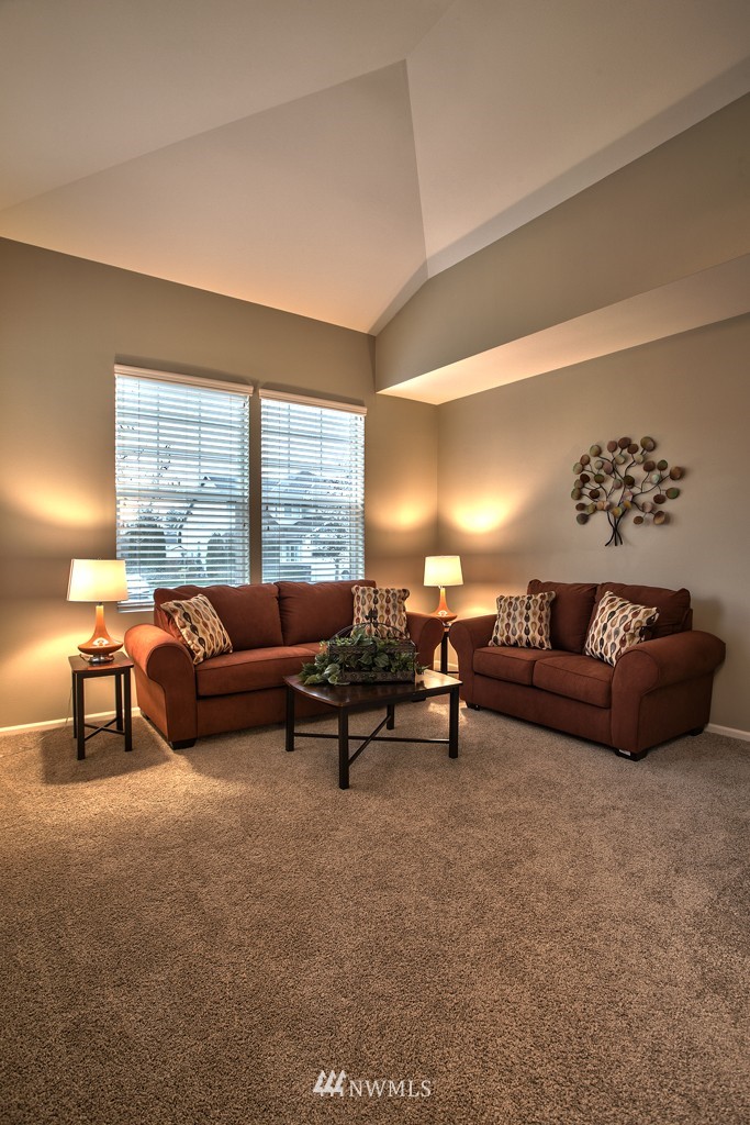 27500 Maple Ridge Way Southeast Maple Valley, WA 98038 - Photo 6 of 19