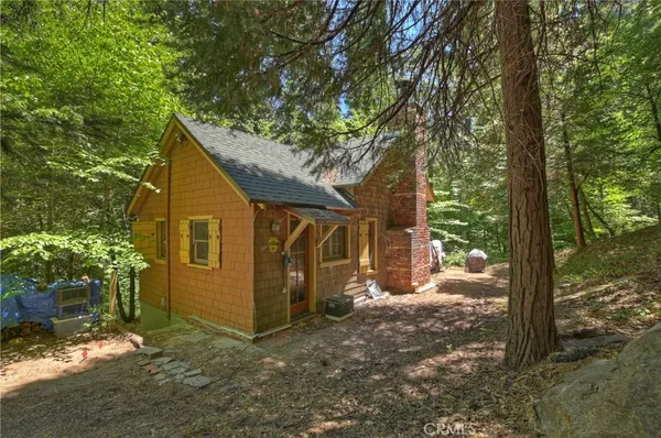 $449,000 | 714 Blue Jay Canyon Road, Lake Arrowhead, CA 92317