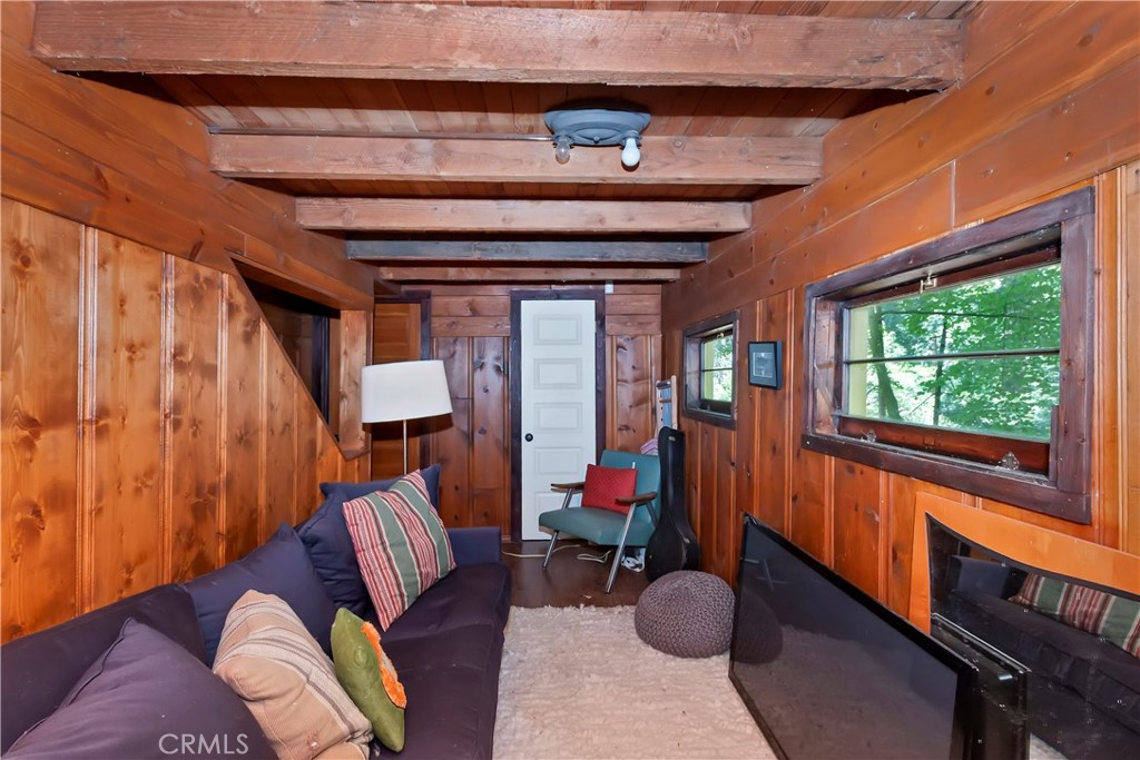 714 Blue Jay Canyon Road Lake Arrowhead, CA 92317 - Photo 14 of 15 lower family room