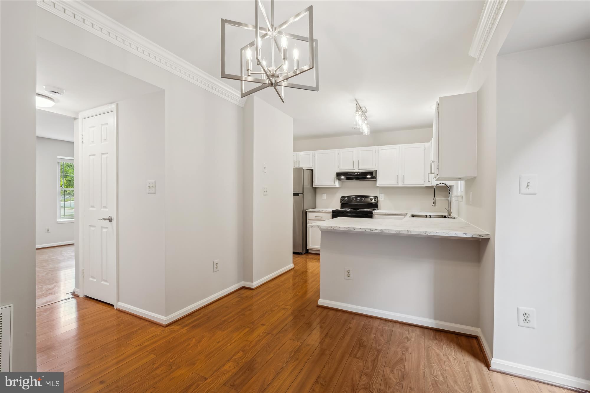 10 Suncroft Court Silver Spring, MD 20904 - Photo 9 of 19 Dining Area