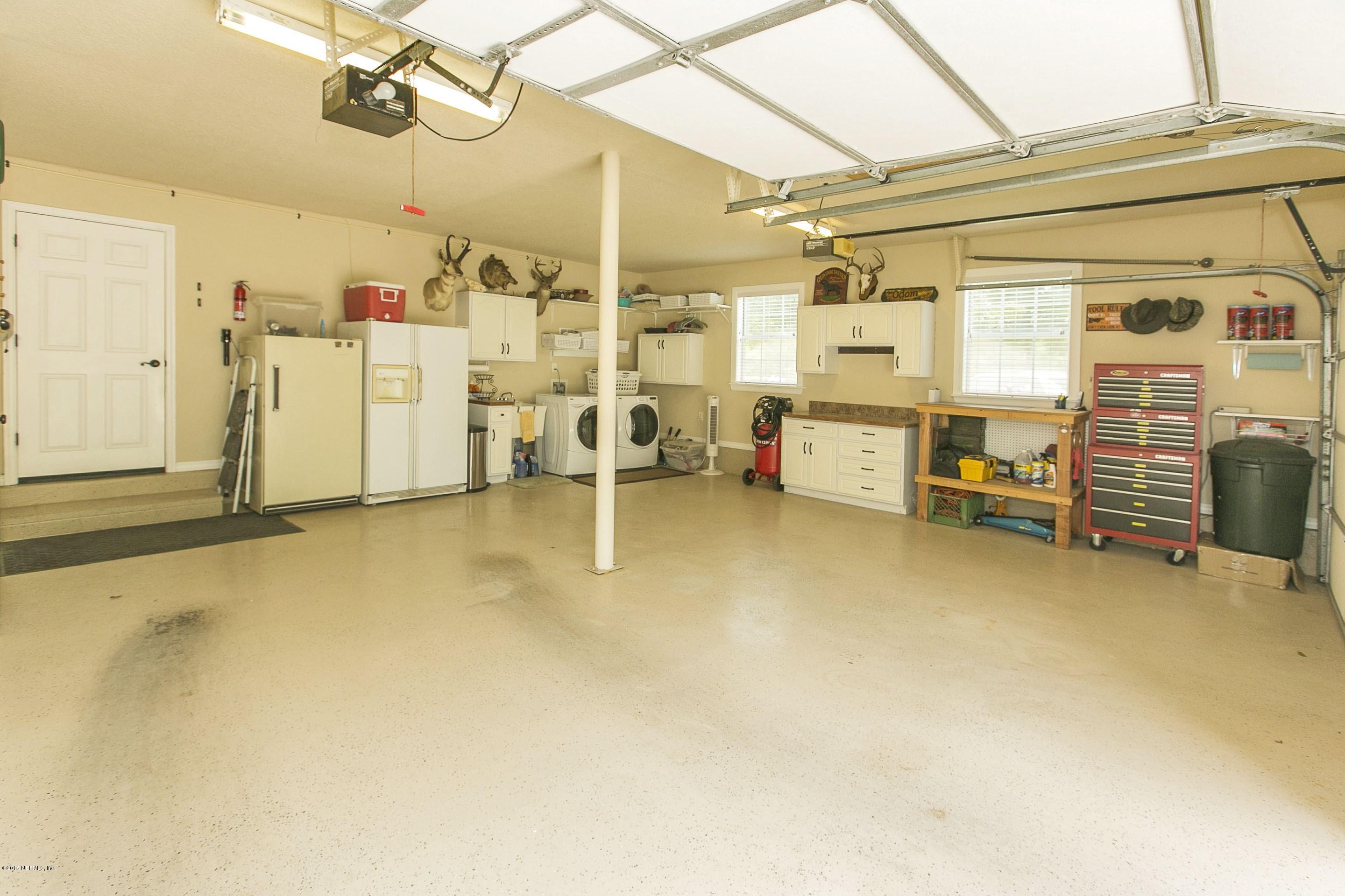 7689 Old Nursery Road Macclenny, FL 32063 - Photo 22 of 37 Garage