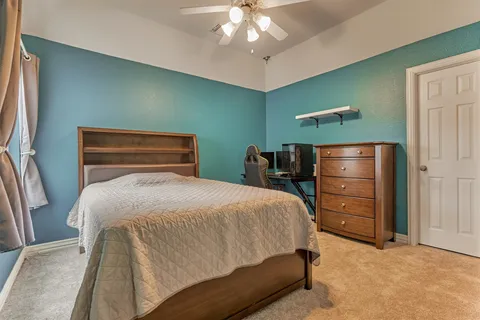 $775,000 | 11 East French Oaks Circle, The Woodlands, TX 77382