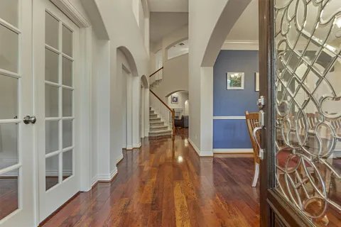 $775,000 | 11 East French Oaks Circle, The Woodlands, TX 77382