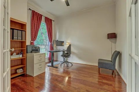 $775,000 | 11 East French Oaks Circle, The Woodlands, TX 77382