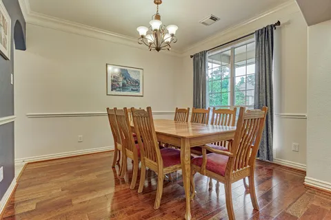 $775,000 | 11 East French Oaks Circle, The Woodlands, TX 77382