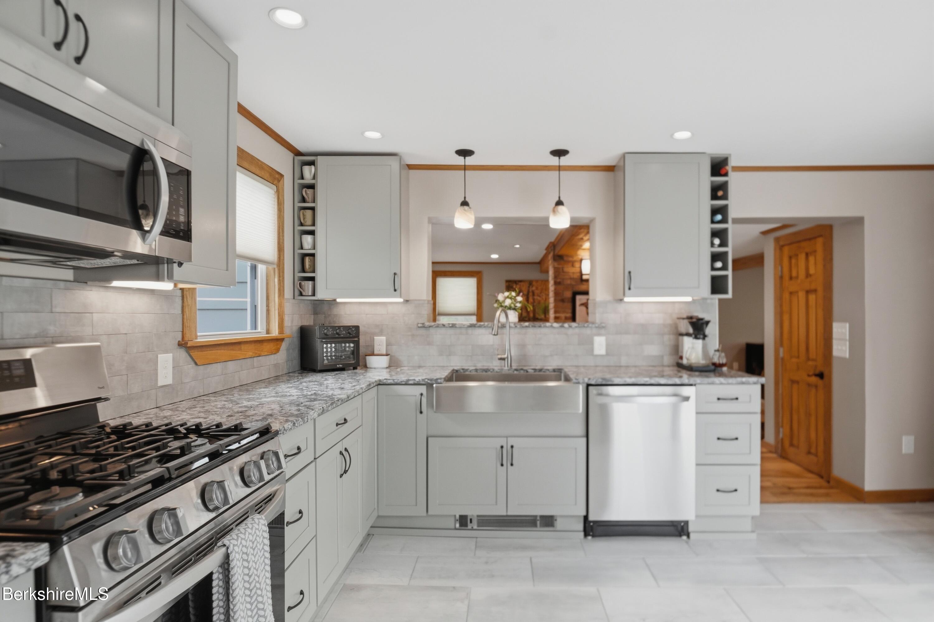 37 Alger Street Adams, MA 01220 - Photo 20 of 46 Kitchen
