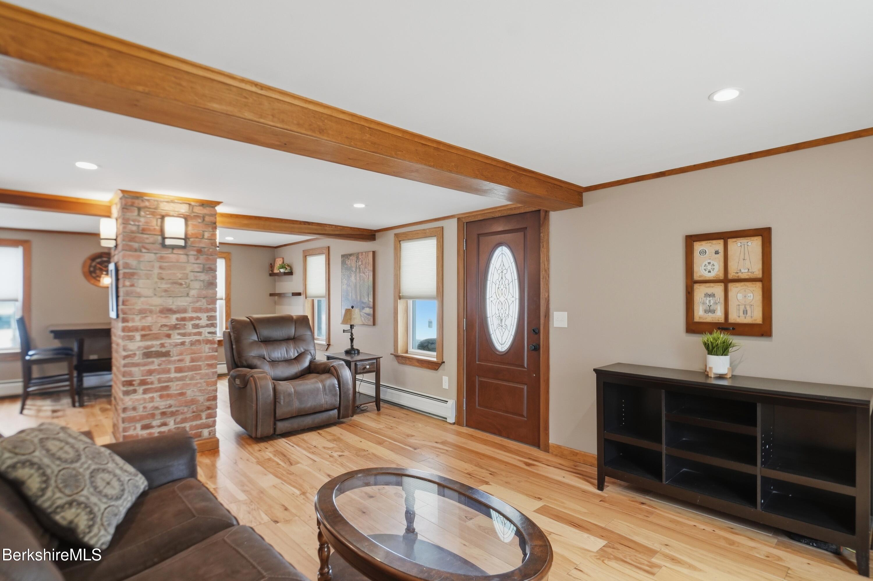 37 Alger Street Adams, MA 01220 - Photo 6 of 46 Livingroom