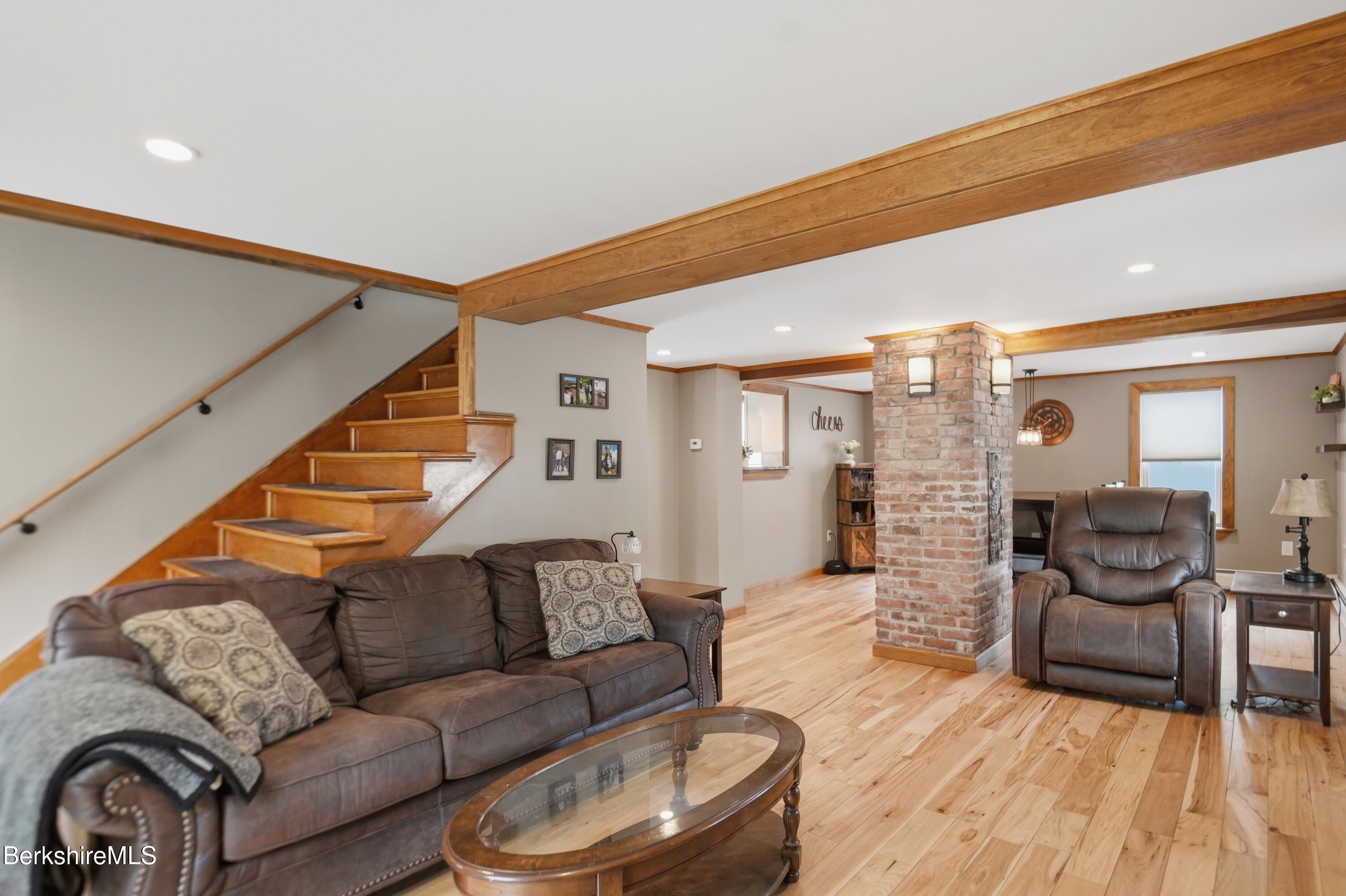 37 Alger Street Adams, MA 01220 - Photo 10 of 46 Livingroom