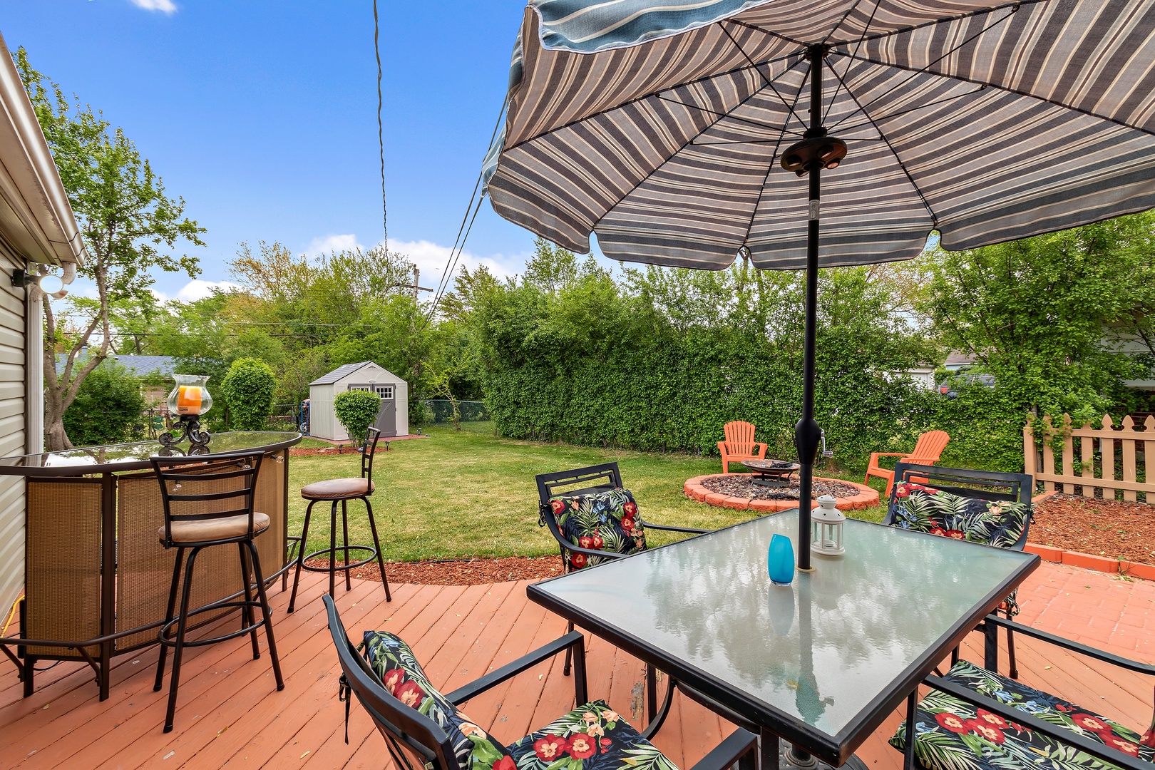 245 Washington Boulevard Hoffman Estates, IL 60169 - Photo 17 of 19 a backyard of a house with seating space