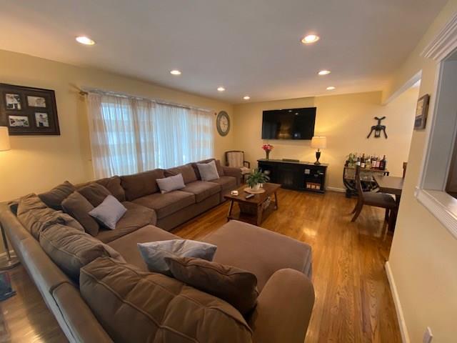 655 Rathbun Avenue Staten Island, NY 10312 - Photo 3 of 14 Gallery Image 3