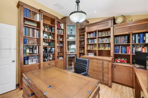 $1,000,000 | 1083 Southwest 156th Terrace, Pembroke Pines, FL 33027