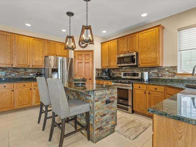 $559,999 | 1849 Moorland Lane, Crystal Lake, IL 60014