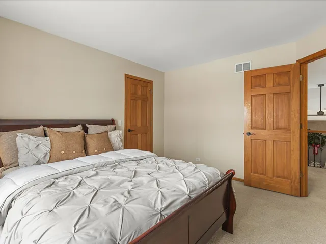 $559,999 | 1849 Moorland Lane, Crystal Lake, IL 60014