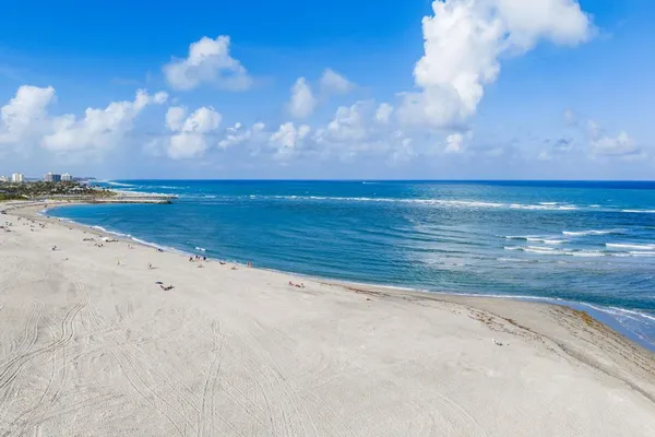 $900,000 | 200 Ocean Trail Way, Unit T7, Jupiter, FL 33477