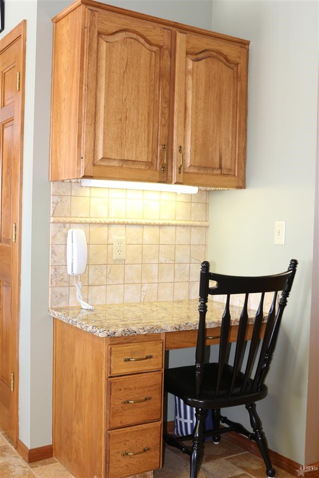 9112 Spring Forest Drive Fort Wayne, IN 46804 - Photo 11 of 26 Gallery Image 11