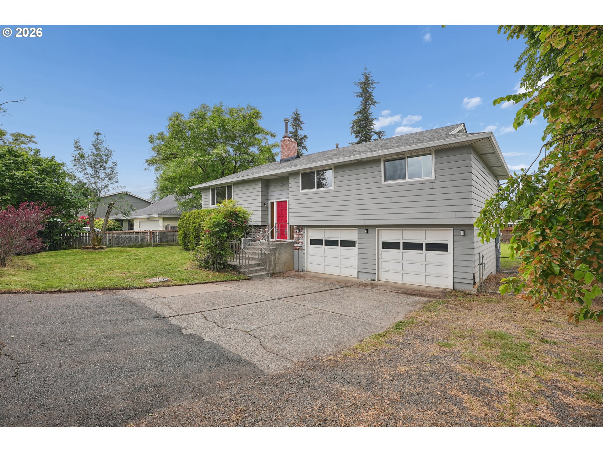 992 South South End Road Oregon City, OR 97045 - Photo 37 of 38 a house view with a backyard space