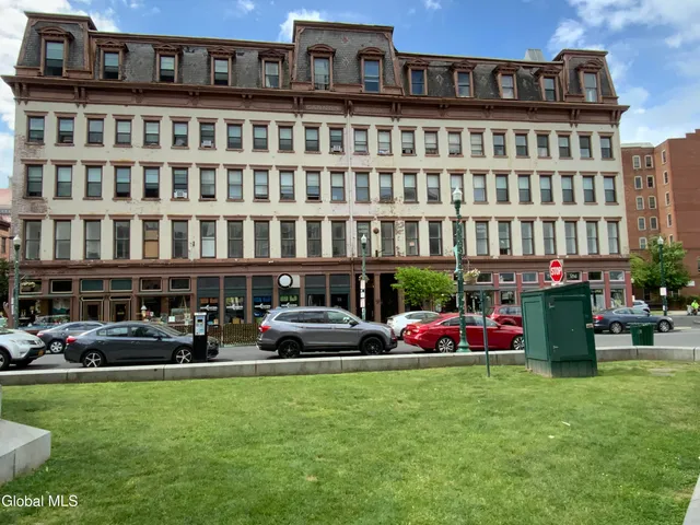 $900 | 5 Broadway, Unit 507, Troy, NY 12180