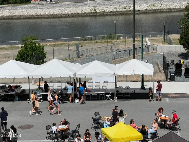 $900 | 5 Broadway, Unit 507, Troy, NY 12180