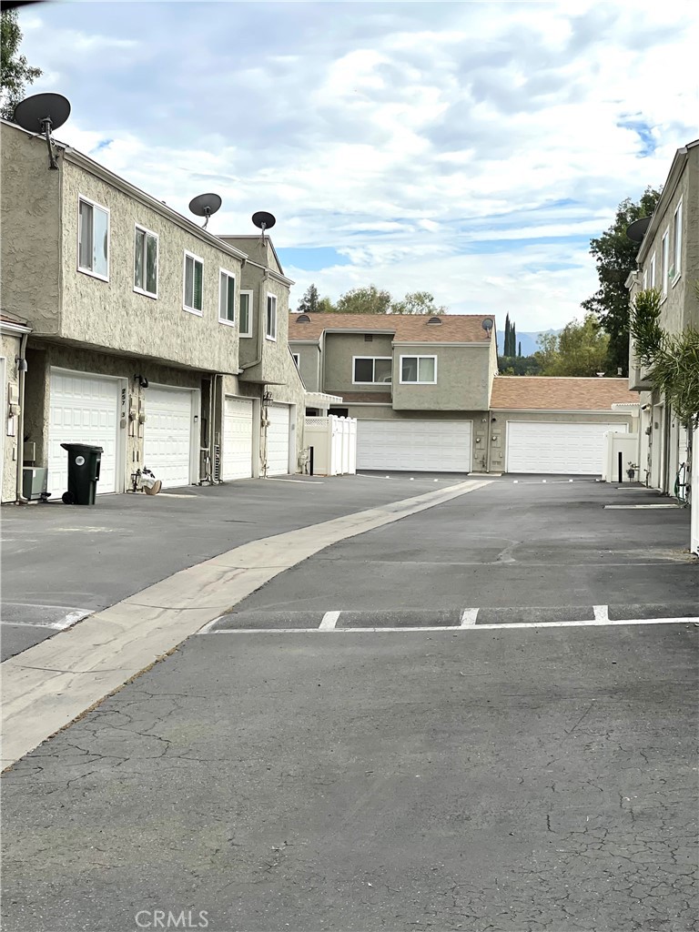 25711 Tournament Road Valencia, CA 91355 - Photo 28 of 31 rear of property