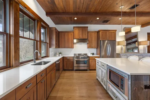 $1,850,000 | 2217 Sea Biscuit Cove, Unit 127, Spicewood, TX 78669