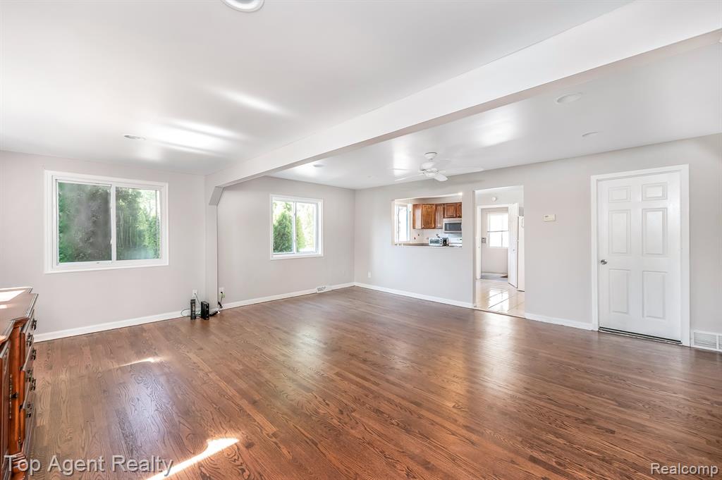 110 Wabash Road Rochester Hills, MI 48307 - Photo 8 of 35