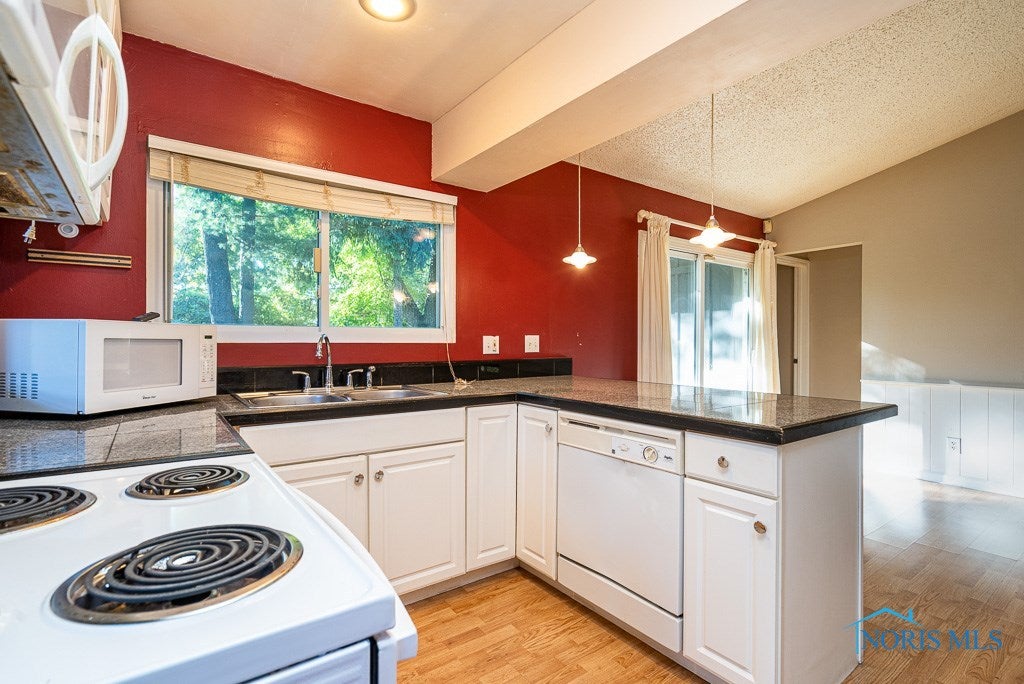 1516 Cherry Valley Road Toledo, OH 43607 - Photo 7 of 19 Gallery Image 7