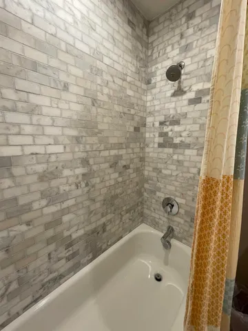 $4,250 | 354 Grove Street, Unit 4A, Jersey City, NJ 07302