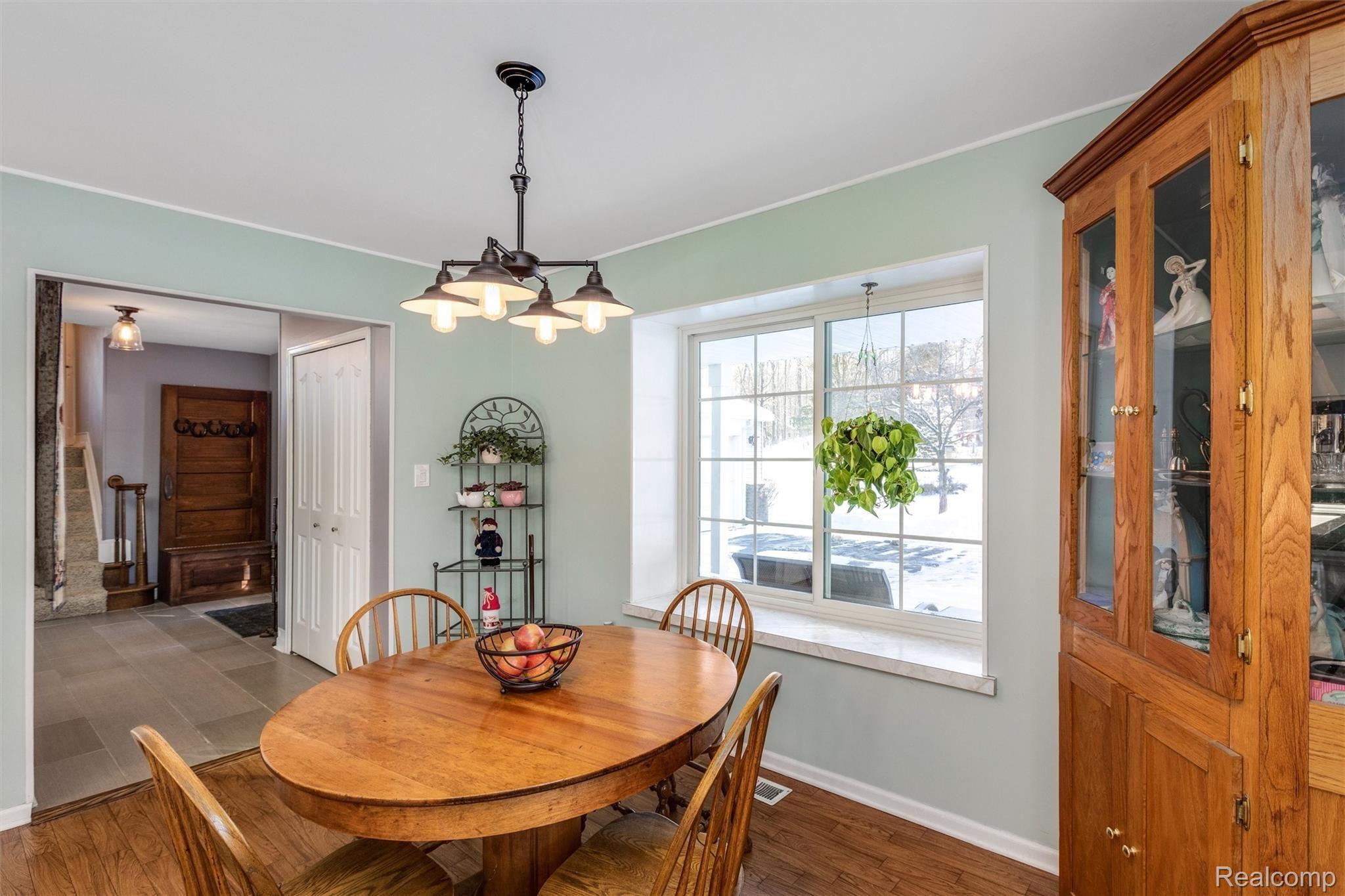 2837 Bullard Road Hartland, MI 48353 - Photo 9 of 19 21-2837 Bullard Rd, Hartland, MI, 483530015.jpg