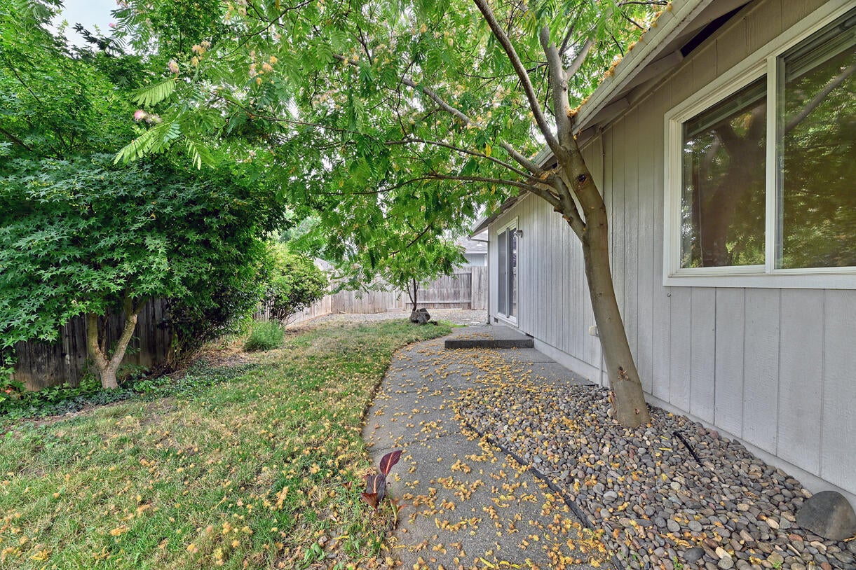 637 Benjamin Way Phoenix, OR 97535 - Photo 29 of 31 DSC_4727