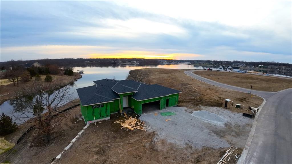 640 Winnebago Drive, Lake Winnebago, MO 64034 Compass