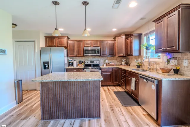 $375,000 | 303 East Story Bush Lane, Inman, SC 29349