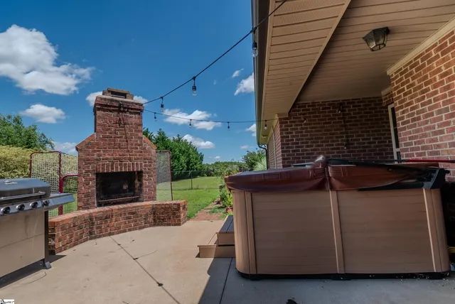 $375,000 | 303 East Story Bush Lane, Inman, SC 29349