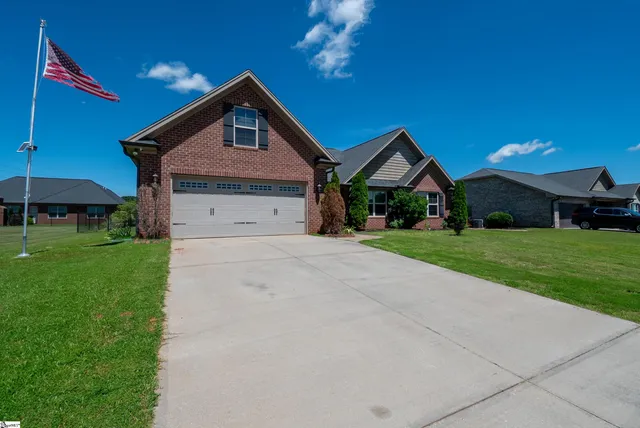 $375,000 | 303 East Story Bush Lane, Inman, SC 29349